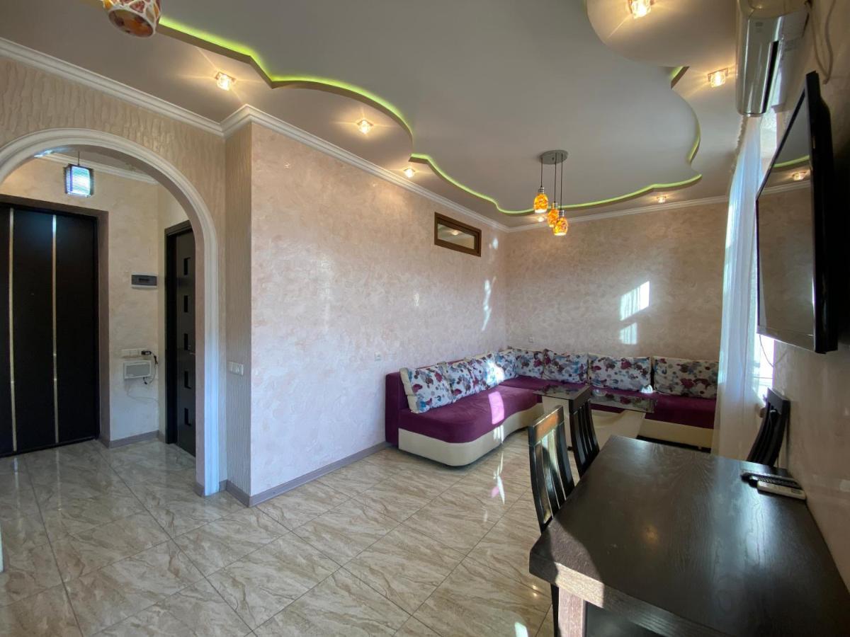 Amiryan Street 1 Bedroom Deluxe Apartment With Balcony Am104 エレバン エクステリア 写真
