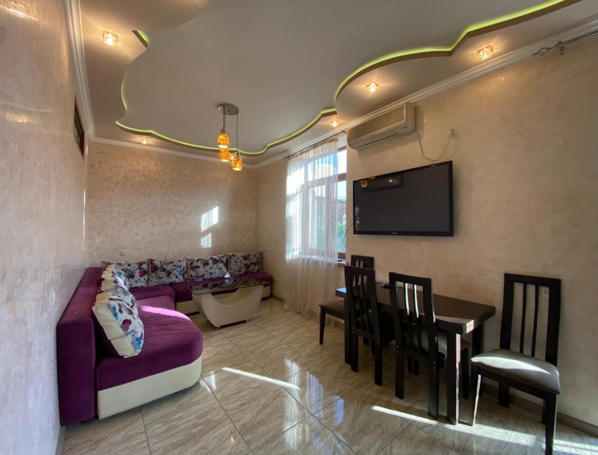 Amiryan Street 1 Bedroom Deluxe Apartment With Balcony Am104 エレバン エクステリア 写真