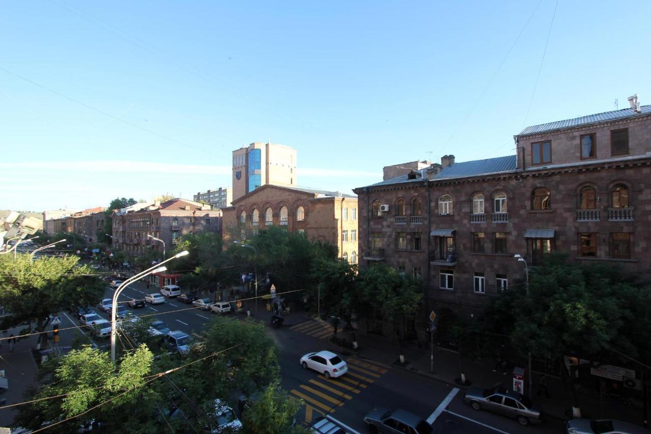 Amiryan Street 1 Bedroom Deluxe Apartment With Balcony Am104 エレバン エクステリア 写真