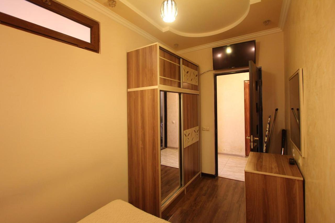 Amiryan Street 1 Bedroom Deluxe Apartment With Balcony Am104 エレバン エクステリア 写真