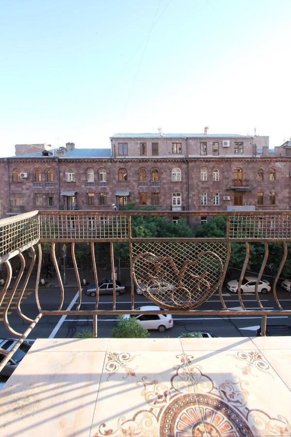 Amiryan Street 1 Bedroom Deluxe Apartment With Balcony Am104 エレバン エクステリア 写真