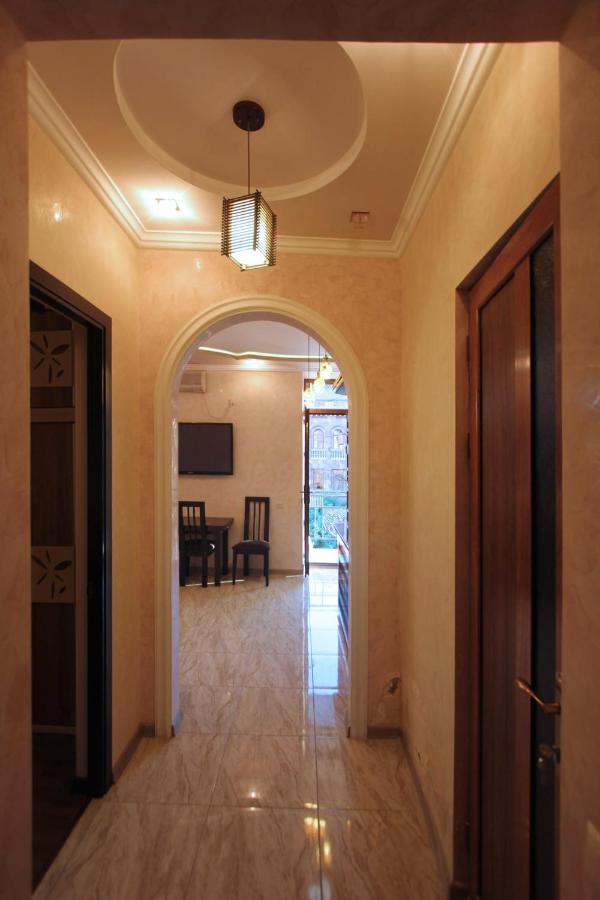 Amiryan Street 1 Bedroom Deluxe Apartment With Balcony Am104 エレバン エクステリア 写真